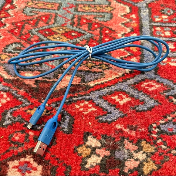 Blue 6’ Lightning Cable By iHome - Picture 3 of 5